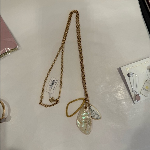 Kendra Scott Gold and Cream Pendant Necklace - Picture 4 of 10